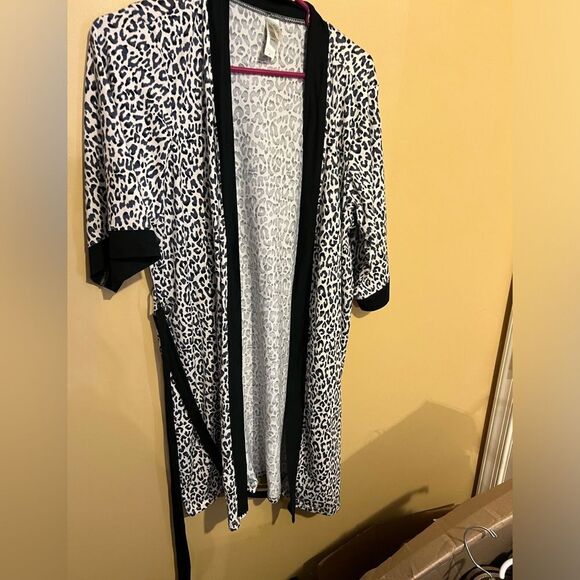 Jessica Simpson medium animal print robe - Picture 1 of 10